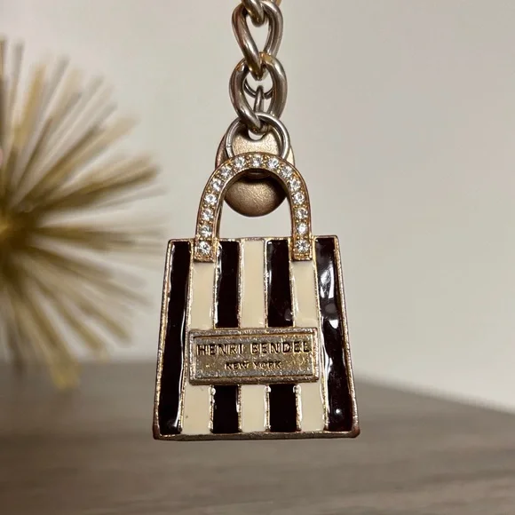 Henri Bendel Black and White Striped Key Holder - Picture 5 of 6